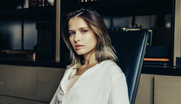 Любовь Аксенова трогательно поздравила мужа с днем рождения