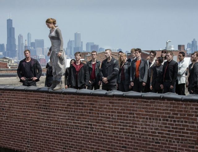 Кадр из фильма «Дивергент» (Divergent, США, 2014)