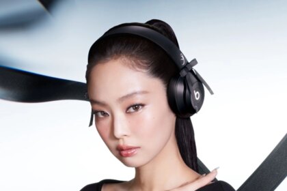 Дженни появилась в новом кампейне наушников Beats (фото 1)