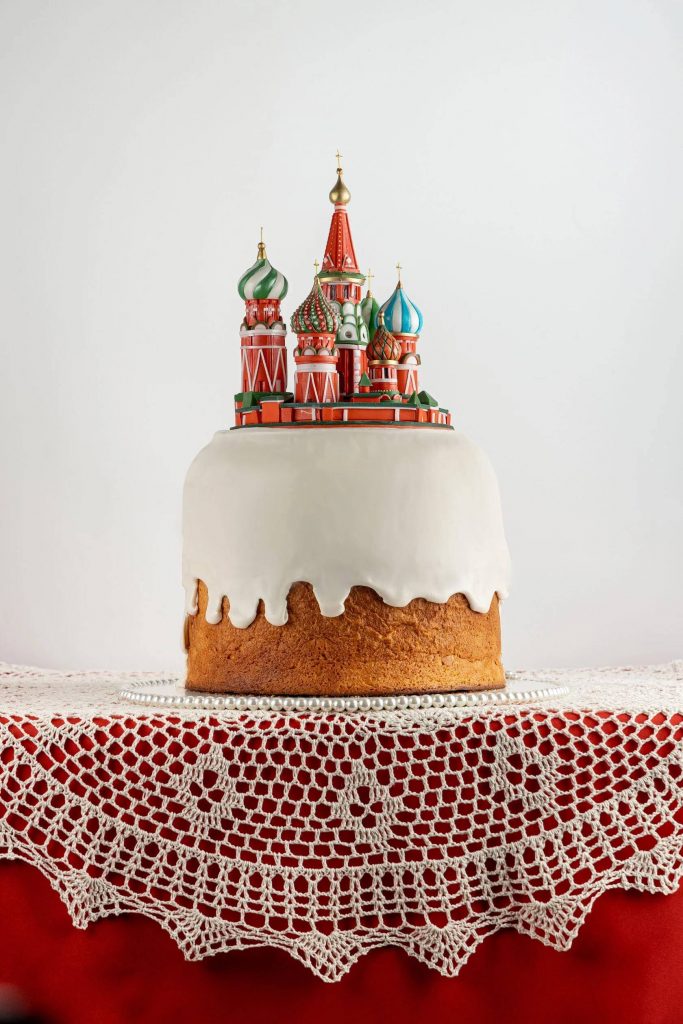 Топ-5 самых дорогих куличей к Пасхе в Москве