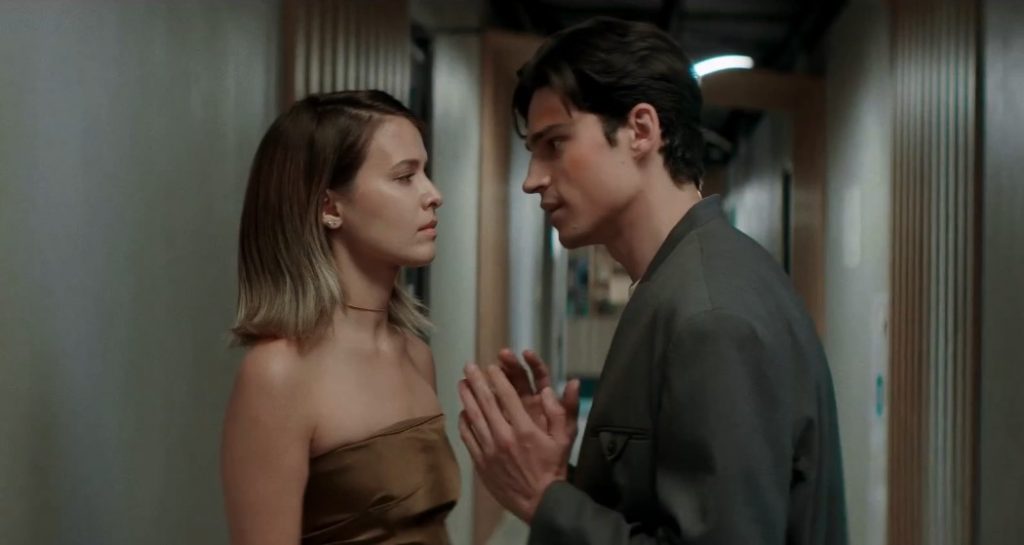 Кадр из сериала Жить жизнь
