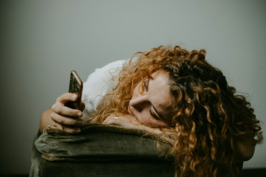 женщины статистика НИУ ВШЭ, чтение новостей, думскроллинг
