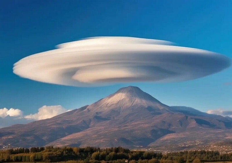 Лентикулярные облака