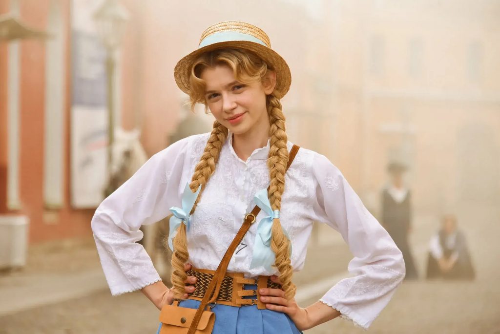 Кадр из сериала 'Куколка'