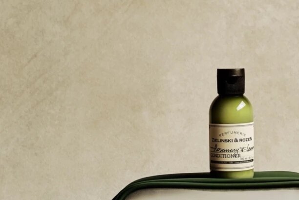 Тревел-набор Zielinski & Rozen и флюид-экран Clarins: что нового в коллекциях бьюти-брендов (фото 1)