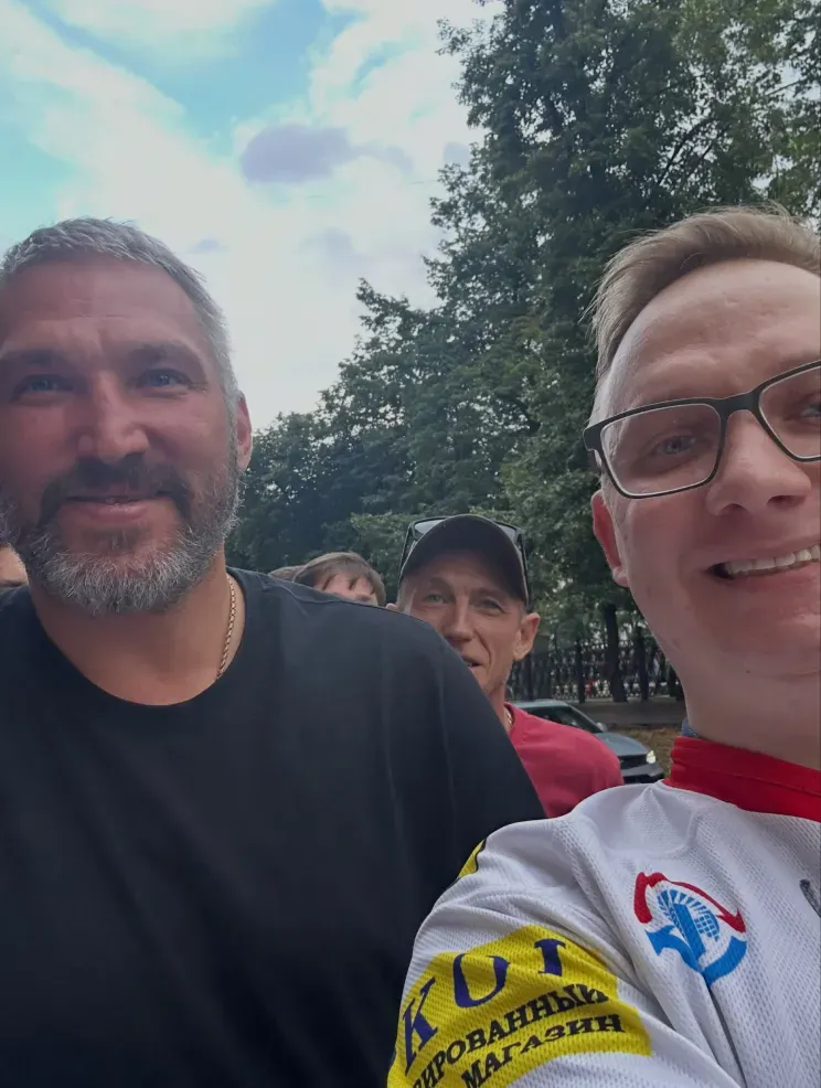 Александр Овечкин c поклонником