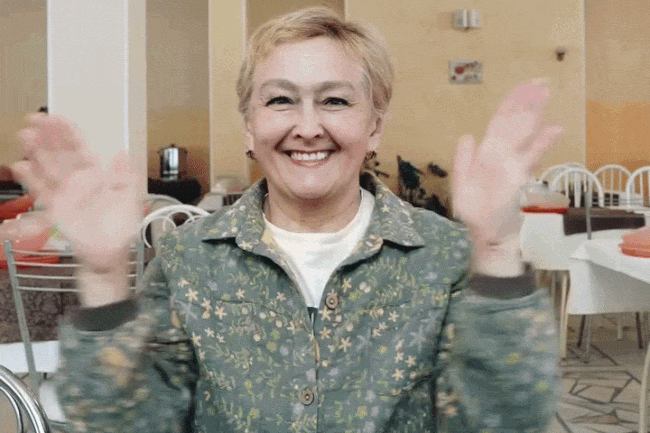«Эсэмэмщик, знай, коллеги тебя боготворят»: как компании перестали бояться шутить