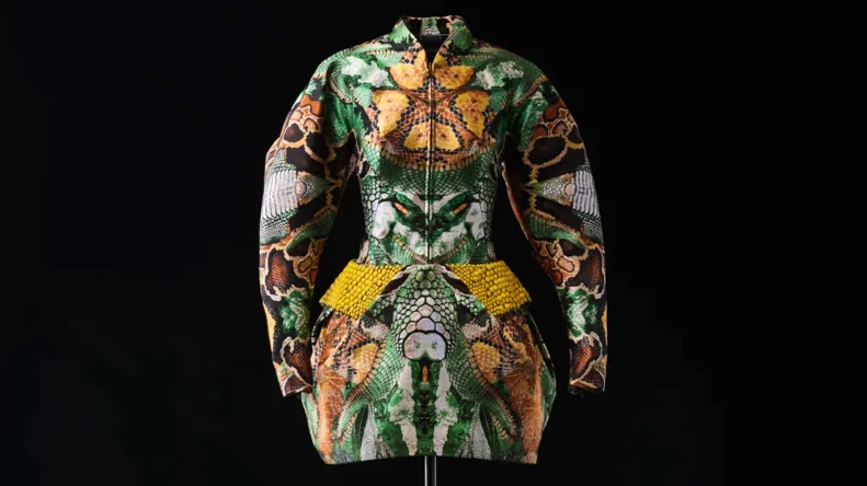 Fair Warning выставит на торги платье Yves Saint Laurent из коллекции Mondrian (фото 1)