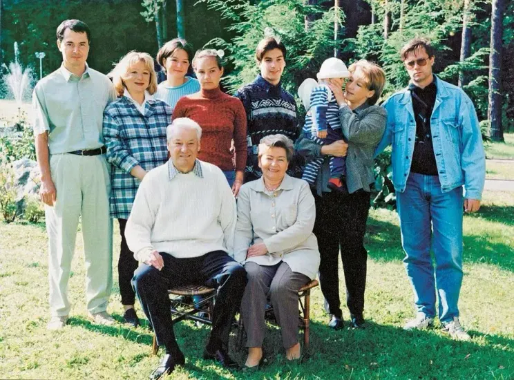 Мария Юмашева с семьёй, архив