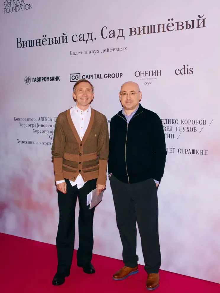 Резидент Comedy Club Дмитрий Грачев (слева) на премьере
