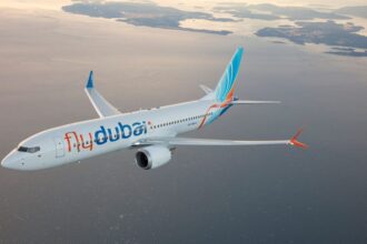 Самолет flydubai не может улететь из Внуково из-за повреждения покрышки